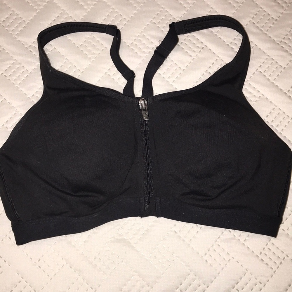 NWT Victoria Secret Knockout Sports Bra!